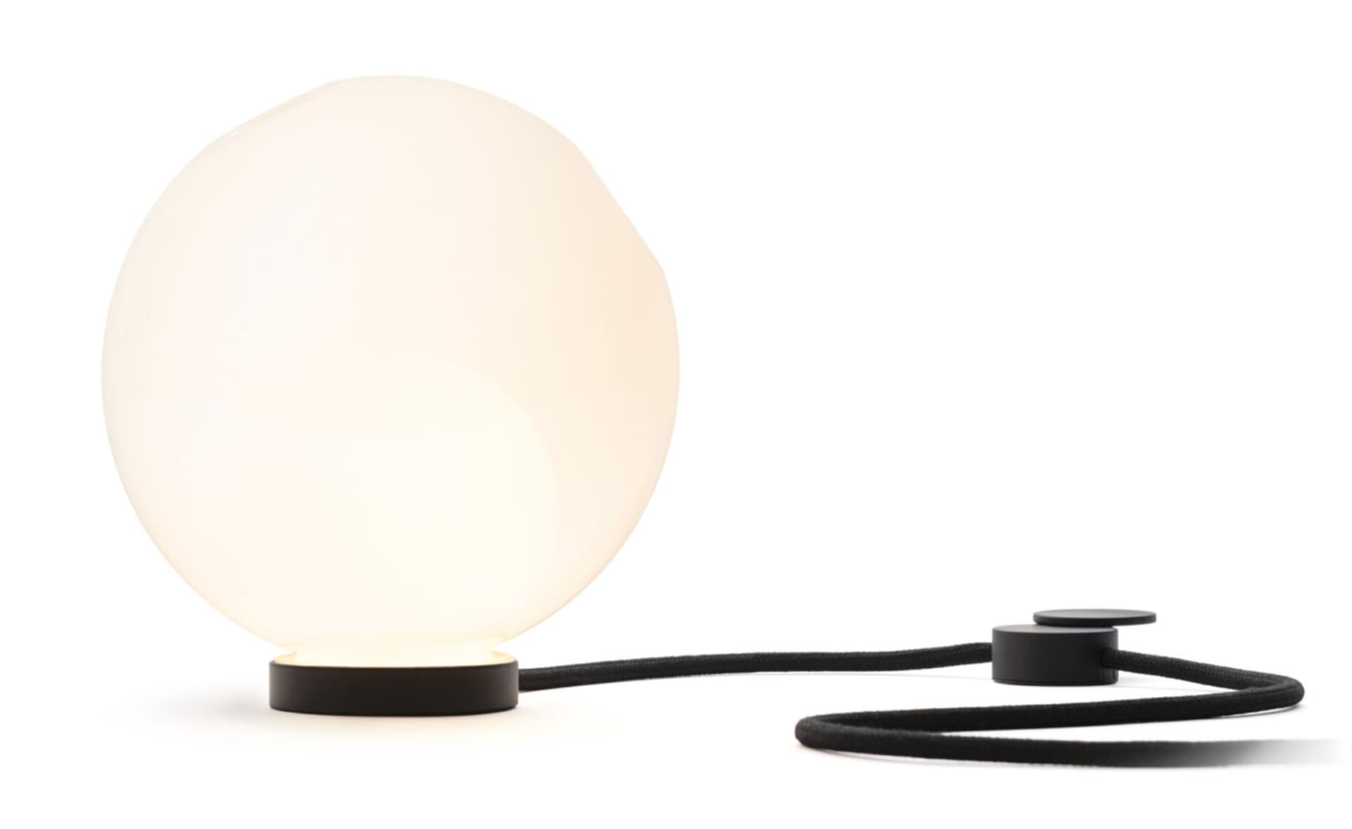 Bocci 28t Table Lamp / LED - 2500K / black / opaque white 1