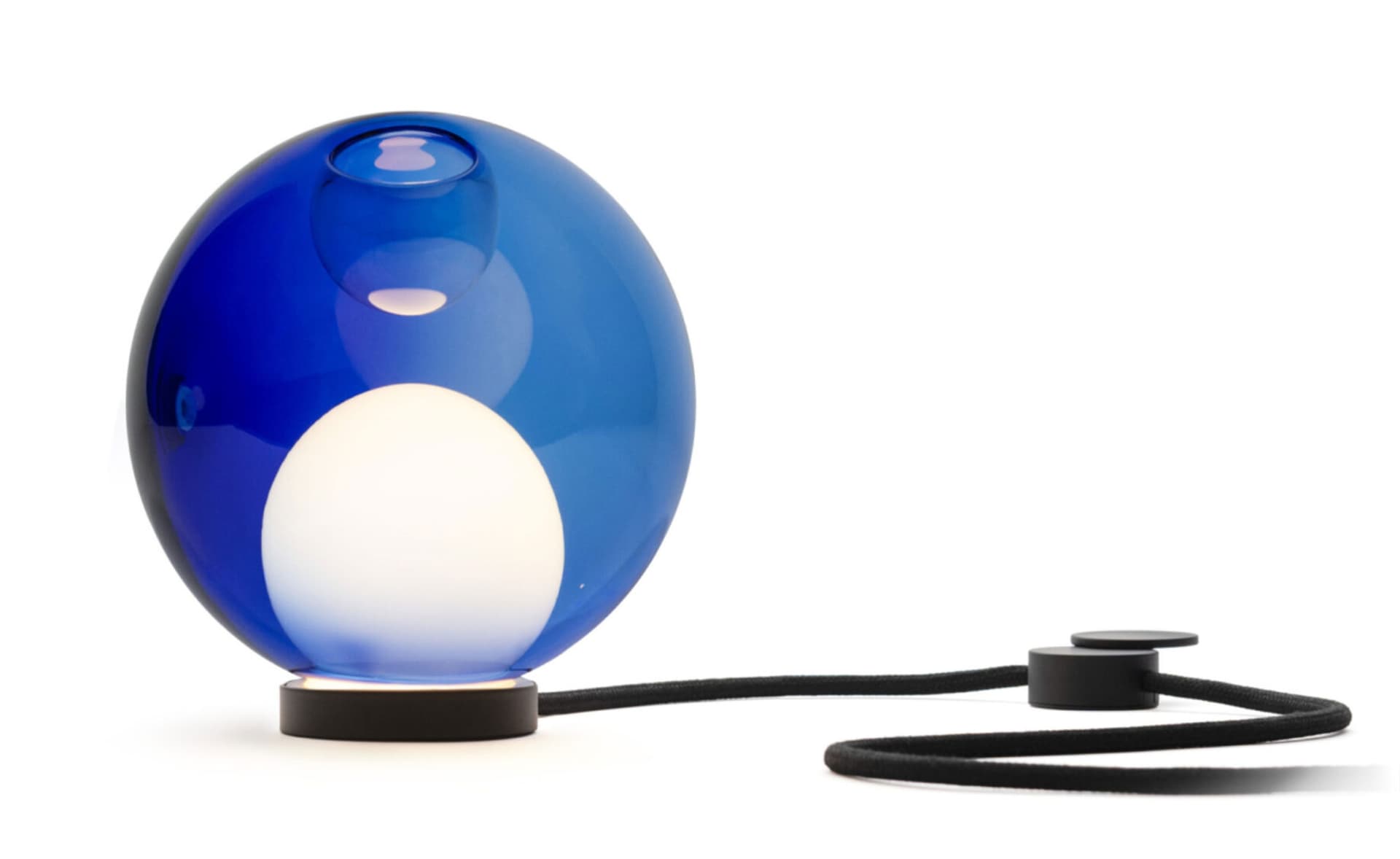 Bocci 28t Table Lamp / LED - 2500K / black / translucent blue 3