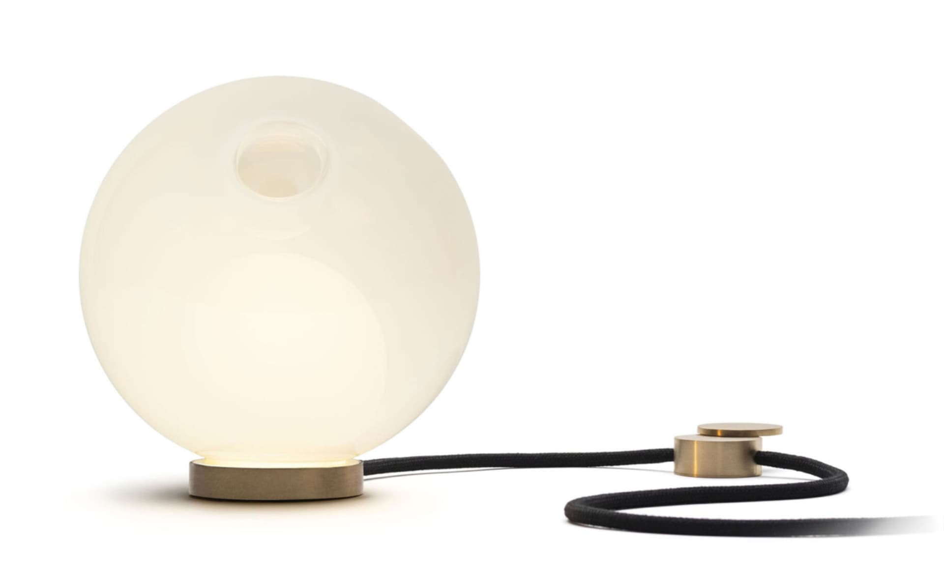 Bocci 28t Table Lamp / LED - 2700K / brass / opaque white 2