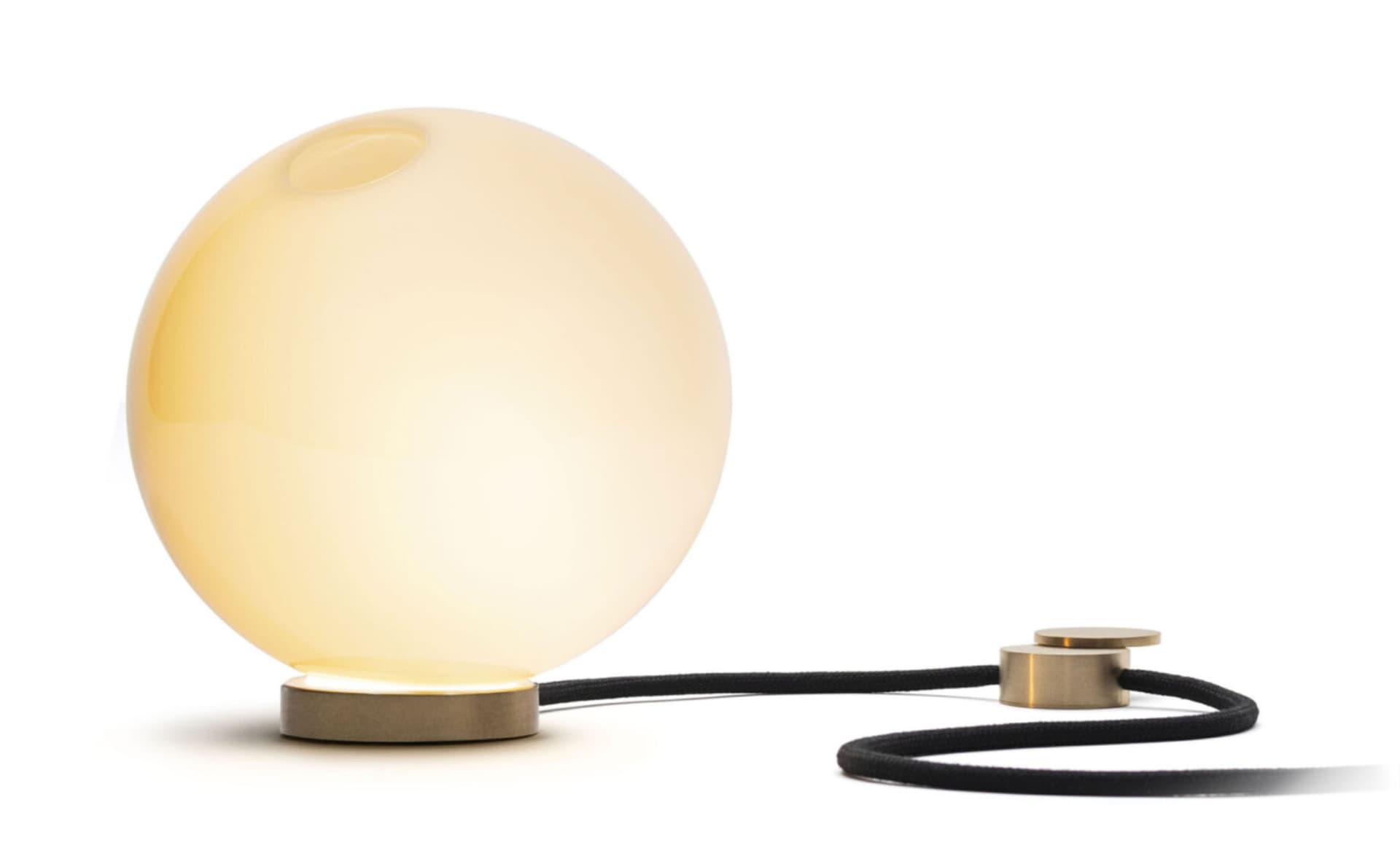 Bocci 28t Table Lamp / LED - 3000K / brass / opaque beige 1